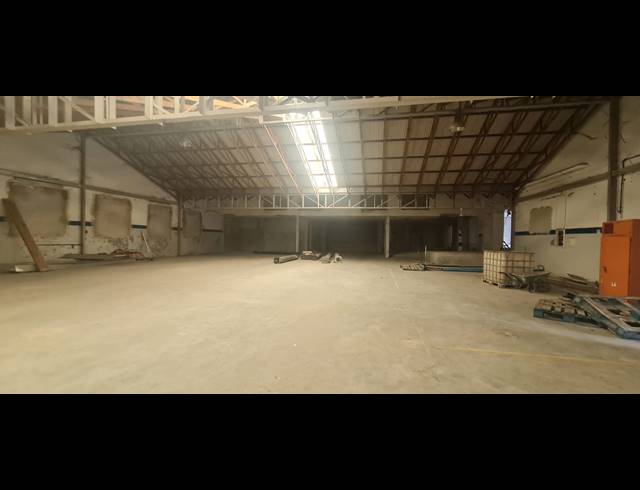 2,283M² WAREHOUSE TO LET IN RUSTENBURG CENTRAL